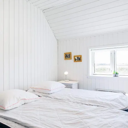 10 Person In * Skagen